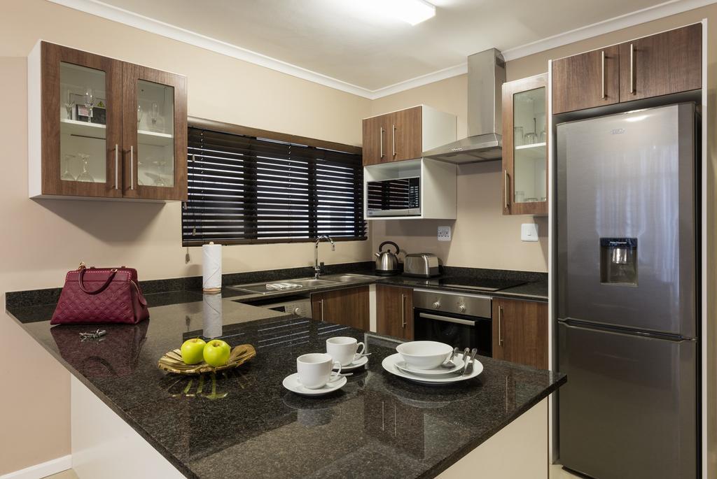 Impolo Apartments Port Elizabeth Exterior photo