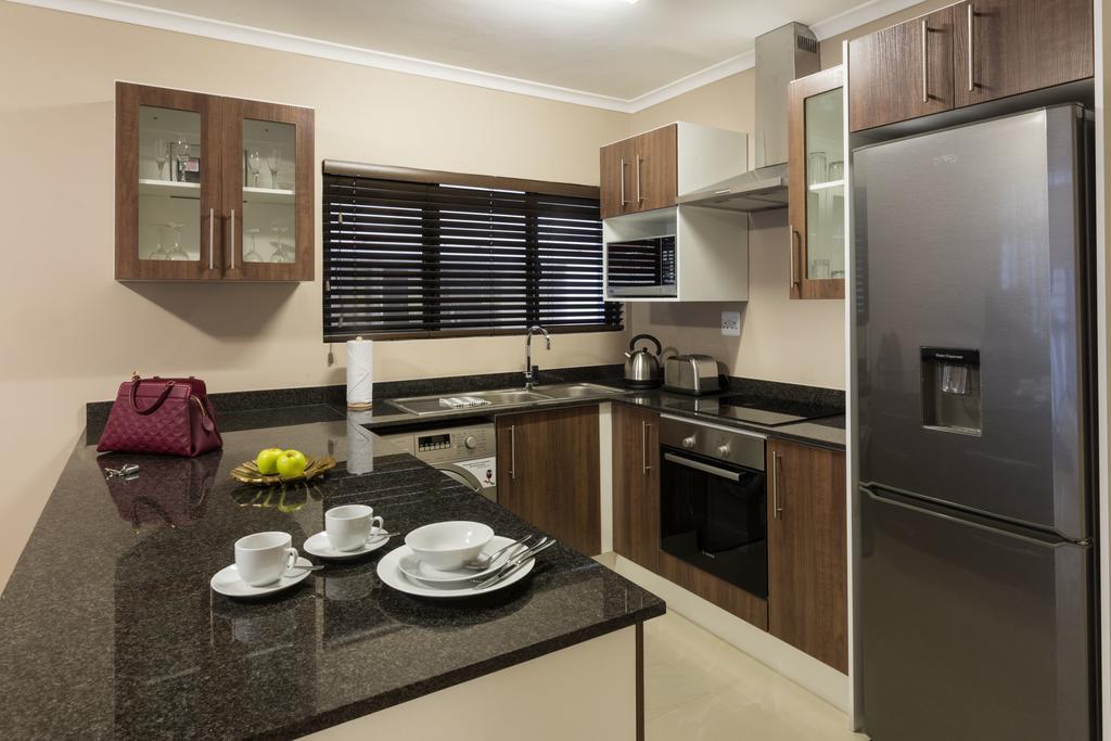 Impolo Apartments Port Elizabeth Exterior photo
